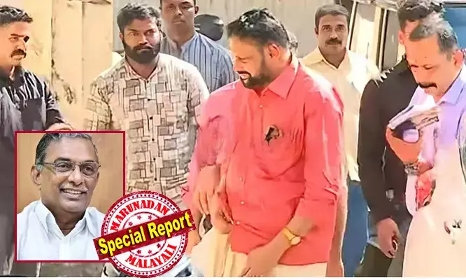 ദൈവതുല്യരായ എത്രയോപേര്‍ ഉണ്ട്;  പത്മകുമാര്‍ പറഞ്ഞ ദൈവ്യതുല്യര്‍ ആരാണെന്ന് ഞാന്‍ എങ്ങനെ അറിയാനാണ്; അന്ന് മാധ്യമ പ്രവര്‍ത്തകര്‍ ചോദിച്ചപ്പോള്‍ കണ്ഠരര് രാജീവരുടെ മറുപടി;  ദൈവതുല്യന്‍ ശവംതീനിയല്ലെന്ന് പത്മകുമാറും;  കുരുക്കായത് പോറ്റിയുമായുള്ള ബന്ധവും ആ കുറിപ്പും;  മുന്‍കൂര്‍ ജാമ്യം തേടിയുള്ള നീക്കം തടഞ്ഞ് ഒടുവില്‍ അറസ്റ്റും