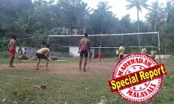 കമ്പംമേട്ടിലെ കളിക്കമ്പക്കാര്‍ക്ക് വിലങ്ങു തടിയായി കരുണാപുരം പഞ്ചായത്ത്; കുട്ടികള്‍ കളിക്കുന്ന മൈതാനത്ത് കെട്ടിടം നിര്‍മിക്കാനൊരുങ്ങി പഞ്ചായത്ത് അധികൃതര്‍; പ്രതിഷേധവുമായി നാട്ടുകാരും യൂത്ത് കോണ്‍ഗ്രസും