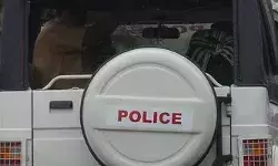 മനസ്സിൽ പക ഒളിപ്പിച്ച് കൊടുവാളുമായി എത്തി; വടകരയിൽ അയൽവാസിയുടെ വെട്ടേറ്റ് യുവാവിന് മാരക പരിക്ക്; ആശുപത്രിയിൽ പ്രവേശിപ്പിച്ചു