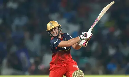 അവസാന നാല് പന്തിൽ വേണ്ടത് 18 റൺസ്; പിന്നെ കണ്ടത് നാദിൻ ഡി ക്ലർക്കിന്റെ അവിശ്വസനീയ ബാറ്റിങ്; വനിതാ പ്രീമിയർ ലീ​ഗിലെ ത്രില്ലർ പോരിൽ മുംബൈയെ വീഴ്ത്തി ബെംഗളൂരു