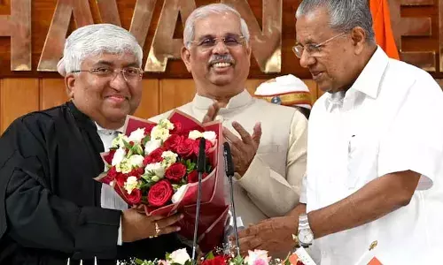 ഹൈക്കോടതി ചീഫ് ജസ്റ്റിസായി ജസ്റ്റിസ് സൗമന്‍ സെന്‍ ചുമതലയേറ്റു; സത്യപ്രതിജ്ഞ നടന്നത് ലോക് ഭവനില്‍