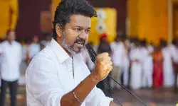 കരൂർ കേസിൽ കുരുങ്ങി ജനനായകൻ; വിജയ് നാളെ ഡൽഹി സിബിഐ ഓഫീസിൽ ഹാജരാകും; ഇനി ടിവികെ യുടെ ഭാവിയെന്ത്? കരൂർ കേസിൽ കുരുങ്ങി ജനനായകൻ; വിജയ് നാളെ ഡൽഹി സിബിഐ ഓഫീസിൽ ഹാജരാകും; ഇനി ടിവികെ യുടെ ഭാവിയെന്ത്?