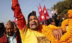 രാജഭരണം തിരികെ വേണം; നേപ്പാളില്‍ തെരുവിലിറങ്ങി രാജകുടുംബത്തിന്റെ അനുയായികള്‍