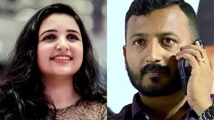 രാഹുലിന്റെ അറസ്റ്റില് ഉമ്മന്ചാണ്ടിയുടെ ആത്മാവ് ആനന്ദിക്കുന്നുണ്ടാവും; മകനെപ്പോലും ഒഴിവാക്കാന് ശ്രമം നടത്തി; ഉമ്മന് ചാണ്ടിയുടെ കല്ലറയിലും ഗീവര്ഗീസ് പുണ്യാളന്റെ പള്ളിയിലും വരെ രാഹുല് അഭിനയിച്ച് തകര്ത്തു; വിമര്ശിച്ചു റിനി ആന് ജോര്ജ് രാഹുലിന്റെ അറസ്റ്റില് ഉമ്മന്ചാണ്ടിയുടെ ആത്മാവ് ആനന്ദിക്കുന്നുണ്ടാവും; മകനെപ്പോലും ഒഴിവാക്കാന് ശ്രമം നടത്തി; ഉമ്മന് ചാണ്ടിയുടെ കല്ലറയിലും ഗീവര്ഗീസ് പുണ്യാളന്റെ പള്ളിയിലും വരെ രാഹുല് അഭിനയിച്ച് തകര്ത്തു; വിമര്ശിച്ചു റിനി ആന് ജോര്ജ്