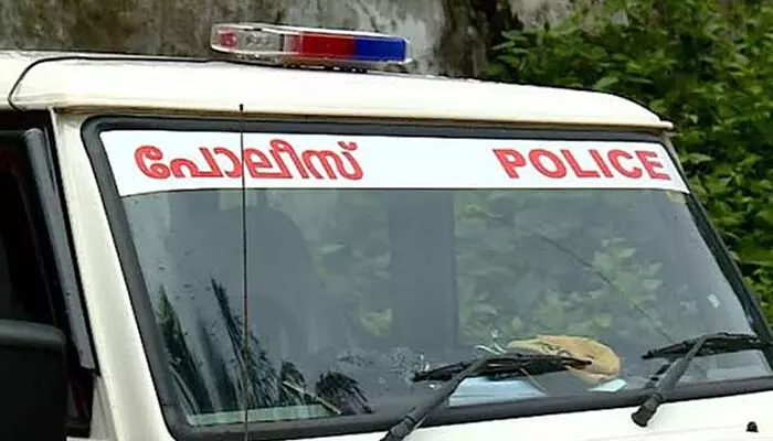 മുട്ടക്കറി വയ്ക്കുന്നതിനെ ചൊല്ലി ഭാര്യയുമായി തര്ക്കം; യുവതി വീടുവിട്ടിറങ്ങി; ഭര്ത്താവ് ജീവനൊടുക്കി മുട്ടക്കറി വയ്ക്കുന്നതിനെ ചൊല്ലി ഭാര്യയുമായി തര്ക്കം; യുവതി വീടുവിട്ടിറങ്ങി; ഭര്ത്താവ് ജീവനൊടുക്കി