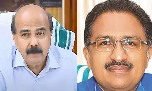 കേരള സര്‍വകലാശല വിസിക്ക് തിരിച്ചടി; രജിസ്ട്രാര്‍ക്ക് ആശ്വാസം; കുറ്റാരോപണ മെമ്മോയിലെ തുടര്‍നടപടികള്‍ സ്റ്റേ ചെയ്ത് ഹൈക്കോടതി