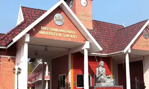 വിദ്യാര്‍ഥികളില്ലാതെ സര്‍വകലാശാല നട്ടം തിരിയുന്നു; പുതിയ തസ്തികകളില്‍ ആളുകളെ തിരുകി കയറ്റാന്‍ നീക്കം; സംസ്‌കൃത സര്‍വകലാശാലയിലെ അദ്ധ്യാപക നിയമനങ്ങള്‍ ഗവര്‍ണര്‍ തടഞ്ഞു; നിയമനങ്ങള്‍ അടിയന്തരമായി നിര്‍ത്തിവെക്കാന്‍ വിസിക്ക് നിര്‍ദ്ദേശം