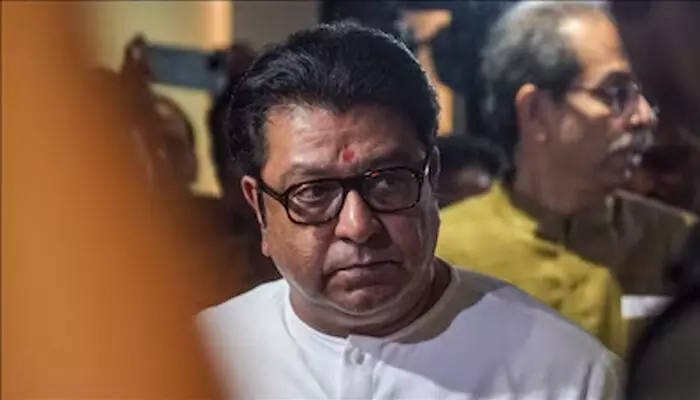 ഹിന്ദു-മുസ്ലിം, ഹിന്ദു-മറാത്തി വികാരങ്ങളിൽ ജനങ്ങളെ തളച്ചിട്ടു; രാജ്യത്തെ അദാനിക്ക് തീറെഴുതിക്കൊടുക്കുന്നു; ബി.ജെ.പിയ്ക്കെതിരെ രൂക്ഷ വിമർശനവുമായി രാജ് താക്കറെ ഹിന്ദു-മുസ്ലിം, ഹിന്ദു-മറാത്തി വികാരങ്ങളിൽ ജനങ്ങളെ തളച്ചിട്ടു; രാജ്യത്തെ അദാനിക്ക് തീറെഴുതിക്കൊടുക്കുന്നു; ബി.ജെ.പിയ്ക്കെതിരെ രൂക്ഷ വിമർശനവുമായി രാജ് താക്കറെ