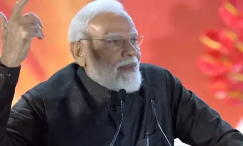 നമ്മുടെ പാരമ്പര്യത്തെ താഴ്ത്തിക്കെട്ടുന്ന രീതി മാറണം; അടിമത്ത മനോഭാവത്തിൽ നിന്ന് രാജ്യം മുക്തമാകണമെങ്കിൽ നിങ്ങൾ ഉണരണം; പുതുതലമുറയോട് പ്രധാനമന്ത്രി നരേന്ദ്രമോദി