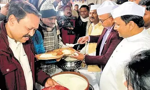 കോണ്‍ഗ്രസ് മുക്ത ബീഹാര്‍! പാര്‍ട്ടിയുടെ ആറ് എംഎല്‍എമാരും ബിജെപിയിലേക്ക്? പാര്‍ട്ടി ആസ്ഥാനത്തെ ദഹി-ചുരയില്‍ നിന്നും വിട്ടുനിന്നു; പാര്‍ട്ടി പിളര്‍പ്പിലേക്ക്; ആര്‍ജെഡിയിലും വിള്ളല്‍; ഇന്ത്യാ സഖ്യം തകര്‍ച്ചയിലേക്ക്