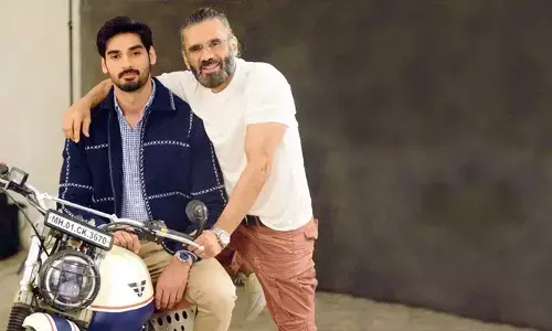 എന്റെ മകനായതുകൊണ്ട് ഒരുപാട് അവസരങ്ങൾ ലഭിക്കുമെന്നാണ് എല്ലാവരുടേയും വിചാരം; നെഗറ്റീവ് പ്രചാരണങ്ങൾ നടത്തി, കരിയറിൽ വലിയൊരു ബ്രേക്ക് ഉണ്ടായി; അഹാനെ കുറിച്ച് സുനിൽ ഷെട്ടി