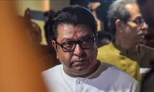 ഹിന്ദു-മുസ്ലിം, ഹിന്ദു-മറാത്തി വികാരങ്ങളിൽ ജനങ്ങളെ തളച്ചിട്ടു; രാജ്യത്തെ അദാനിക്ക് തീറെഴുതിക്കൊടുക്കുന്നു; ബി.ജെ.പിയ്‌ക്കെതിരെ രൂക്ഷ വിമർശനവുമായി രാജ് താക്കറെ