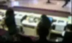 ഹോട്ടലില്‍ മന്തി കഴിക്കുന്നതിനിടെ ഫോണില്‍ സംസാരിക്കാന്‍ പുറത്തിറങ്ങി;  ഭക്ഷണത്തിന്റെ പണം കൊടുത്ത് മടങ്ങി; പിന്നാലെ മോഷ്ടാക്കളാണെന്ന വ്യാജേന പ്രചരിച്ചു;  പരാതിയുമായി പെണ്‍കുട്ടികള്‍