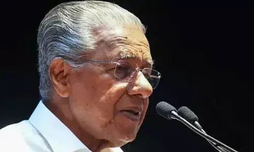 അവരുടെ തിട്ടൂരങ്ങള്‍ കാറ്റില്‍പറത്തി, ജാതിയോ മതമോ നോക്കാതെ നിങ്ങള്‍ കലകള്‍ അവതരിപ്പിക്കുക; സ്‌കൂള്‍ കലോത്സവത്തില്‍ മുഖ്യമന്ത്രി പറഞ്ഞത്