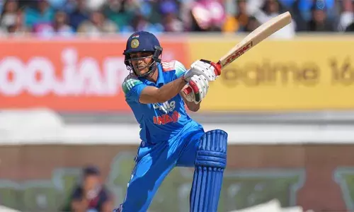 70 റൺസിന്റെ ഓപ്പണിംഗ് കൂട്ടുകെട്ട്; നിരാശപ്പെടുത്തി രോഹിത്; അർധ സെഞ്ചുറി പൂർത്തിയാക്കി ഗില്ലും  മടങ്ങി; ടോസ് നഷ്ടപ്പെട്ട് ബാറ്റിങിനിറങ്ങിയ ഇന്ത്യയുടെ രണ്ട് വിക്കറ്റുകൾ വീണു; കോലി ക്രീസിൽ