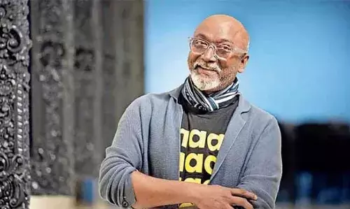 ബോസ് കൃഷ്ണമാചാരി കൊച്ചി ബിനാലെ ഫൗണ്ടേഷനില്‍ നിന്നു രാജി വച്ചു; രാജിക്ക് പിന്നില്‍ കുടുംബപരമായ കാരണങ്ങള്‍