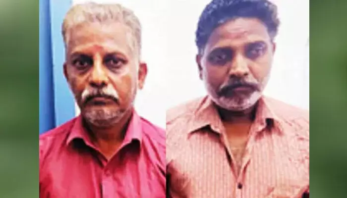 ശബരിമല ഭണ്ഡാരത്തില്നിന്ന് വിദേശ കറന്സിയും സ്വര്ണവും വായ്ക്കുള്ളിലാക്കി കടത്താന് ശ്രമം; രണ്ട് ജീവനക്കാര് പിടിയില് ശബരിമല ഭണ്ഡാരത്തില്നിന്ന് വിദേശ കറന്സിയും സ്വര്ണവും വായ്ക്കുള്ളിലാക്കി കടത്താന് ശ്രമം; രണ്ട് ജീവനക്കാര് പിടിയില്