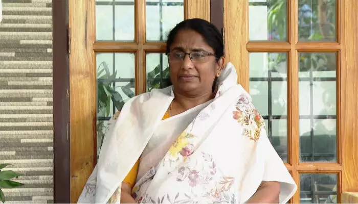 മരണം വരെ കോണ്ഗ്രസ് ആയിരിക്കും; പാര്ട്ടി വിടുമെന്ന പ്രചാരണത്തിന് പിന്നില് സിപിഎം: കമ്യൂണിസ്റ്റ് കേരളം അഡ്മിനെതിരെ ഡിജിപിക്ക് പരാതി നല്കി ഷാനിമോള് ഉസ്മാന് മരണം വരെ കോണ്ഗ്രസ് ആയിരിക്കും; പാര്ട്ടി വിടുമെന്ന പ്രചാരണത്തിന് പിന്നില് സിപിഎം: കമ്യൂണിസ്റ്റ് കേരളം അഡ്മിനെതിരെ ഡിജിപിക്ക് പരാതി നല്കി ഷാനിമോള് ഉസ്മാന്