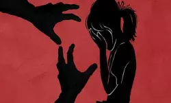 പതിമൂന്നുകാരിയെ ആളൊഴിഞ്ഞ സ്ഥലത്തെത്തിച്ച് പീഡിപ്പിച്ചു; പുറത്ത് പറഞ്ഞാല്‍ കൊല്ലുമെന്ന് ഭീഷണിപ്പെടുത്തി: കുട്ടിയുടെ മുത്തച്ഛന്‍ അറസ്റ്റില്‍