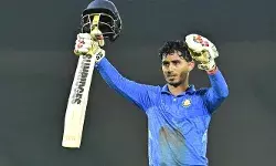 തകർപ്പൻ സെഞ്ചുറിയുമായി അമൻ മൊഖാതെ; ഫിഫ്റ്റിയടിച്ച് രവികുമാർ സമർത്ഥ്; വിജയ് ഹസാരെ ട്രോഫിയിൽ കരുത്തരായ കർണാടകയെ ആറ് വിക്കറ്റിന് തകർത്ത് വിദർഭ