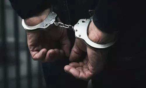 സ്‌കൂട്ടര്‍ യാത്രികനെ ബൈക്ക് ഇടിച്ചുവീഴ്ത്തി 40 പവന്‍ സ്വര്‍ണം കവരാന്‍ ശ്രമം; പ്രതികള്‍ അറസ്റ്റില്‍