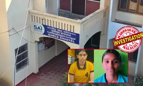 രാവിലെ പ്രാക്ടീസിന് എത്തിയില്ല, മുറി തുറന്നത് ബലം പ്രയോഗിച്ച്; ഫാനില്‍ തൂങ്ങിയ നിലയില്‍ രണ്ട് വിദ്യാര്‍ത്ഥിനികള്‍! ആത്മഹത്യാക്കുറിപ്പില്ല, മരണ കാരണവും വ്യക്തമല്ല;  നാടിന്റെ പ്രതീക്ഷകളായ രണ്ട് കായിക താരങ്ങളുടെ ജീവന്‍ പൊലിഞ്ഞതില്‍ ദുരൂഹത; കൊല്ലം സായി ഹോസ്റ്റലിലെ ആത്മഹത്യയില്‍ അന്വേഷണം