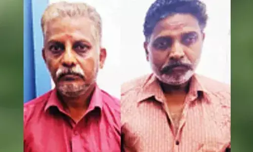 ശബരിമല ഭണ്ഡാരത്തില്‍നിന്ന് വിദേശ കറന്‍സിയും സ്വര്‍ണവും വായ്ക്കുള്ളിലാക്കി കടത്താന്‍ ശ്രമം; രണ്ട് ജീവനക്കാര്‍ പിടിയില്‍