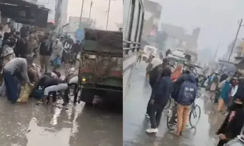 ഒരു വശത്ത് മകനെ നഷ്ടപ്പെട്ട് അലറിക്കരയുന്ന മാതാപിതാക്കള്‍; മറുവശത്ത് ചാക്കുമായി മീന്‍ വാരാന്‍ ഓടുന്ന നാട്ടുക്കാര്‍! ബിഹാറിലെ സീതാമഢിയില്‍ നടന്നത് മനുഷ്യത്വം മരവിച്ച ക്രൂരത