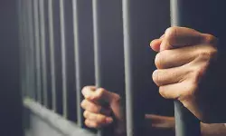 പ്രായപൂര്‍ത്തിയാകാത്ത മകളെ വര്‍ഷങ്ങളോളം പീഡിപ്പിച്ചു; മുന്‍ വ്യോമസേനാ ഉദ്യോഗസ്ഥന് 20 വര്‍ഷം കഠിനതടവ്