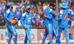 തിളങ്ങാനാവാതെ ഓപ്പണർമാർ; മൂന്നാം വിക്കറ്റിൽ 53 റൺസിന്റെ കൂട്ടുകെട്ട്; കിവീസിനായി പൊരുതി ഡാരിൽ മിച്ചൽ; ഇൻഡോറിൽ ഇന്ത്യൻ പേസർമാർക്ക് മികച്ച തുടക്കം