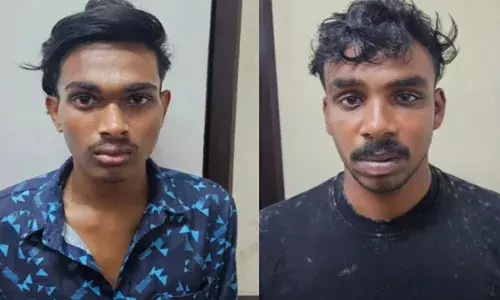 നേരം ഇരുട്ടിയാൽ ഈ കൗമാരക്കാരെ കൊണ്ട് സ്ത്രീകൾക്ക് ശല്യം; ബൈക്കിൽ കറങ്ങിയെത്തി കടന്നുപിടിച്ച് ഓടുന്നത് സ്ഥിരം പരിപാടി; നാണക്കേട് വിചാരിച്ച് ആരും പുറത്ത് പറയില്ല; ഒടുവിൽ വിരുതന്മാർ കുടുങ്ങി