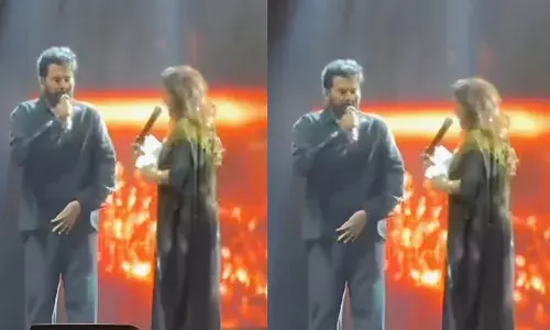 കൊച്ചിയിൽ കുറച്ച് പിള്ളേര് ഇറങ്ങുന്നുണ്ടെന്ന് കേട്ടു..; അതൊക്കെ മട്ടാഞ്ചേരി..ടീമല്ലേ; വേദിയിൽ തകർപ്പൻ മറുപടിയുമായി മമ്മൂട്ടി; കൈയ്യടിച്ച് ആരാധകർ