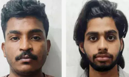 കൂട്ടുകാരനെ കണ്ടതും ദേഷ്യം കയറി സ്ക്രൂ ഡ്രൈവര്‍ എടുത്ത് കുത്തിവീഴ്ത്തി; നിലവിളിച്ച് കരഞ്ഞിട്ടും വിട്ടില്ല; യുവാവിന് ഗുരുതര പരിക്ക്; പകയ്ക്ക് പിന്നിലെ കാരണം കേട്ട് പോലീസിന് ഞെട്ടൽ