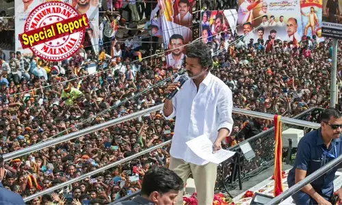 ഏഴ് മണിക്കൂര്‍ വൈകിയെത്തി, പ്രശ്‌നങ്ങളുണ്ടായിട്ടും പ്രസംഗം തുടര്‍ന്നത് എന്തുകൊണ്ട്? വിജയ്ക്ക് പിഴച്ചതെവിടെ? കരൂര്‍ ദുരന്തത്തില്‍ ദളപതിക്കെതിരെ സിബിഐ കുരുക്ക് മുറുകുന്നു; പ്രതിയാക്കി കുറ്റപത്രം സമര്‍പ്പിച്ചേക്കും; മനഃപൂര്‍വ്വമല്ലാത്ത നരഹത്യാ വകുപ്പ് ചുമത്താന്‍ സാധ്യത