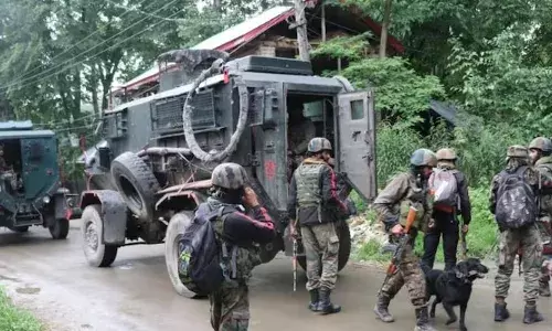 കിഷ്ത്വാറിലെ വനത്തിനുള്ളിൽ എങ്ങും നിലയ്ക്കാത്ത വെടിയൊച്ചകൾ; ഒളിഞ്ഞിരിക്കുന്ന ഭീകരരെ തുരത്തുന്നതിനിടെ സൈനികന് വീരമൃത്യു; തിരച്ചിൽ തുടരുന്നു; പ്രദേശത്ത് അതീവ ജാഗ്രത