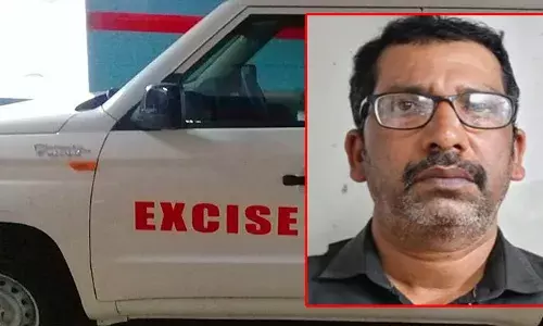 വാടകയ്ക്ക് വീടെടുത്ത് നടത്തിയത് സമാന്തര ബാർ; ഷാഡോ ടീമിന്റെ നിരീക്ഷണം മേലുകാവുകാരൻ മനുമോന്റെ ശ്രദ്ധയിൽപ്പെട്ടില്ല; പരിശോധനയിൽ 32.5 ലിറ്റർ വിദേശ മദ്യവുമായി പിടിയിൽ