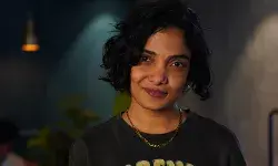 പാസ്‌പോര്‍ട്ട് ഉണ്ടോ?, അജ്മാനില്‍ ജോലി സെറ്റാക്കാം, ചേച്ചിയ്ക്ക് പാടാനുള്ള കഴിവ് ദെെവം തന്നിട്ടില്ല; കമന്റിന് മറുപടി നൽകി ഗൗരി ലക്ഷ്മി