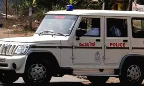 വീട്ടുകാരുടെ നിലവിളി കേട്ട് ജീപ്പ് നിര്‍ത്തി; കിണറ്റില്‍ വീണ നാലു വയസുകാരനെ അദ്ഭുതകരമായി രക്ഷപ്പെടുത്തി മൂവാറ്റുപുഴ എസ്‌ഐയും സംഘവും