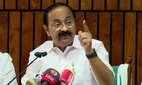 കേരളം കടുത്ത സാമ്പത്തിക പ്രതിസന്ധിയില്‍; ആരോഗ്യ രംഗം വെന്റിലേറ്ററില്‍; ഉമ്മന്‍ ചാണ്ടി സര്‍ക്കാരിന്റെ കാലത്തെ കാരുണ്യ പദ്ധതിയില്‍ കുടിശ്ശിക ഇപ്പോഴും ബാക്കി; നയപ്രഖ്യാപനം അസത്യങ്ങളും അര്‍ദ്ധ സത്യങ്ങളും കുത്തിനിറച്ചത്; വിമര്‍ശവുമായി വി ഡി സതീശന്‍