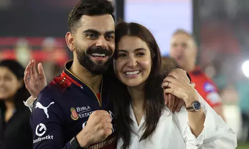 കളികഴിഞ്ഞപ്പോൾ ദേഹത്ത് ഷാംപെയിൻ പൊട്ടിച്ചൊഴിച്ചവനാണ്; അനുഷ്കയെ അങ്ങനെ വിളിക്കരുതെന്ന് കോലി ആവശ്യപ്പെട്ടു; തുറന്ന് പറഞ്ഞ് ഇന്ത്യൻ ക്രിക്കറ്റ് താരം ഹർഷിത് റാണ