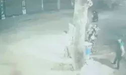 വീടിന് സമീപം മോട്ടോര്‍ സൈക്കിള്‍ പാര്‍ക്ക് ചെയ്തത് പകയായി; ഡെലിവറി ഏജന്റിനെ വണ്ടിയിടിപ്പിച്ച് കൊല്ലാന്‍ ശ്രമം; സര്‍ക്കാര്‍ ആയുര്‍വേദ ഡോക്ടര്‍ അറസ്റ്റില്‍