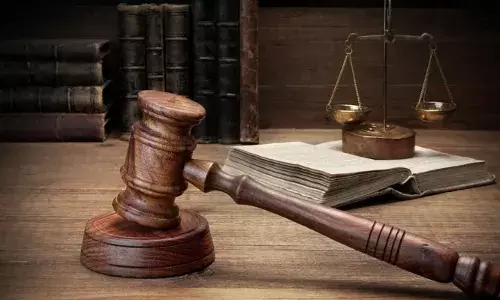 മുന്‍ ഭാര്യയ്ക്കും നാല് കുട്ടികള്‍ക്കും മാസം തോറും 15.5 ലക്ഷം വീതം ജീവനാംശം നല്‍കണം; പണം നല്‍കാതിരിക്കാന്‍ സിംഗപ്പൂരില്‍ ആറു കോടി രൂപ ശമ്പളമുള്ള ജോലി ഉപേക്ഷിച്ച് ഭര്‍ത്താവ്; യുവതി വീണ്ടും കോടതി കയറിയതോടെ മാസം തോറും 16 ലക്ഷം നല്‍കാന്‍ വിധി