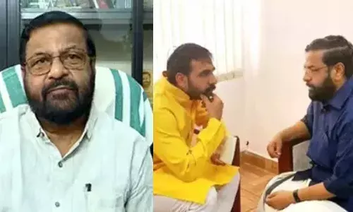 പോറ്റിയെ പരിചയപ്പെട്ടത് ശബരിമല ഭക്തനെന്ന നിലയിൽ; വീട്ടിൽ പോയത് ഒരു ചടങ്ങിൽ പങ്കെടുക്കാൻ; ഒരു ഉപഹാരവും വാങ്ങിയിട്ടില്ല; ഫോട്ടോയെ കുറിച്ചുള്ള ചോദ്യങ്ങൾക്ക് മറുപടി നൽകാതെ കടകംപള്ളി സുരേന്ദ്രൻ