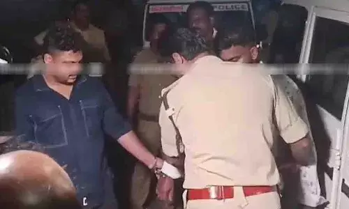 സ്‌കോര്‍പിയോ വാഹനം പാഞ്ഞെത്തി നിന്നത്  ഒളിച്ചുനിന്ന നാട്ടുകാര്‍ക്ക് മുന്നില്‍; മാലിന്യം തള്ളാന്‍ വന്നതെന്ന് കരുതി പരിശോധന;  വാഹനത്തില്‍  കണ്ടെത്തിയത് 20 കിലോ കഞ്ചാവ്; രണ്ടുപേര്‍ പിടിയില്‍