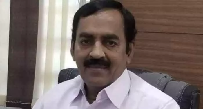 പിണറായിയുടേത് അപകടകരമായ രാഷ്ട്രീയ കളി; വര്ഗീയത ആയുധമാക്കി മൂന്നാം ഊഴത്തിന് ശ്രമമെന്ന് കൈമനം പ്രഭാകരന് പിണറായിയുടേത് അപകടകരമായ രാഷ്ട്രീയ കളി; വര്ഗീയത ആയുധമാക്കി മൂന്നാം ഊഴത്തിന് ശ്രമമെന്ന് കൈമനം പ്രഭാകരന്