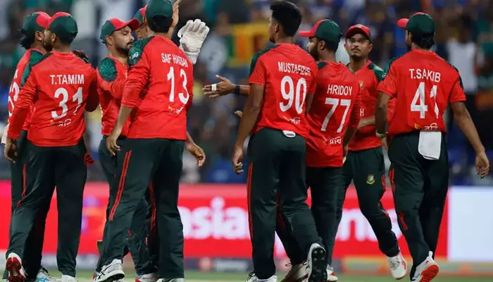 ക്രിക്കറ്റിലും പിടിമുറുക്കുന്ന രാഷ്ട്രീയം! ഐസിസിയുടെ അന്ത്യശാസനം തള്ളി ബംഗ്ലാദേശ്; ട്വന്റി 20 ലോകകപ്പിന് ഇന്ത്യയിലേക്കില്ല; സുരക്ഷ കാരണങ്ങളാല് പിന്മാറുന്നുവെന്ന് ബിസിബി; ആരാധകര് നിരാശയില്; പകരം സ്കോട്ട്ലന്ഡ് എത്തും ക്രിക്കറ്റിലും പിടിമുറുക്കുന്ന രാഷ്ട്രീയം! ഐസിസിയുടെ അന്ത്യശാസനം തള്ളി ബംഗ്ലാദേശ്; ട്വന്റി 20 ലോകകപ്പിന് ഇന്ത്യയിലേക്കില്ല; സുരക്ഷ കാരണങ്ങളാല് പിന്മാറുന്നുവെന്ന് ബിസിബി; ആരാധകര് നിരാശയില്; പകരം സ്കോട്ട്ലന്ഡ് എത്തും