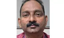 വിമാന അപകടത്തില്‍ മരിച്ച യുവതിക്കെതിരെ വിവാദ പോസ്റ്റിട്ട് സസ്‌പെന്‍ഷന്‍; ഡെപ്യൂട്ടി തഹസില്‍ദാര്‍ പവിത്രന്‍ മരിച്ചു