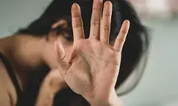 പൂക്കൾ വേണോ..എന്ന് ചോദിച്ചെത്തിയ പെൺകുട്ടികൾ; ഞാൻ നിങ്ങളെ വിൽക്കാൻ സഹായിക്കാമെന്ന വ്യാജേന ഓട്ടോ ഡ്രൈവർ കാട്ടിക്കൂട്ടിയത്; ഡൽഹിയെ വീണ്ടും നടുക്കി ബലാത്സംഗം