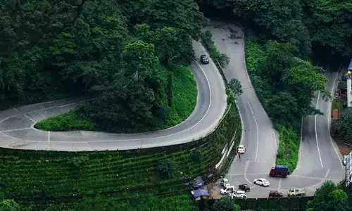 താമരശ്ശേരി ചുരത്തില്‍ വ്യാഴം,വെള്ളി ദിവസങ്ങളില്‍ ഗതാഗത നിയന്ത്രണം; ഭാരവാഹനങ്ങള്‍ വഴി തിരിഞ്ഞ് പോകണം