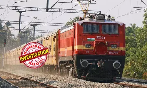 ഉറങ്ങുകയാണെന്നു കരുതി; യാത്രക്കാര്‍ സംശയം തോന്നി പരിശോധിച്ചപ്പോള്‍ തമിഴ്‌നാട് സ്വദേശിയായ യുവതി മരിച്ച നിലയില്‍; കാരയ്ക്കല്‍ എക്‌സ്പ്രസ് എറണാകുളം സൗത്ത് സ്റ്റേഷനില്‍ എത്തിയപ്പോള്‍ നാടകീയ രംഗങ്ങള്‍; ട്രെയിനുകള്‍ വൈകി ഓടുന്നു